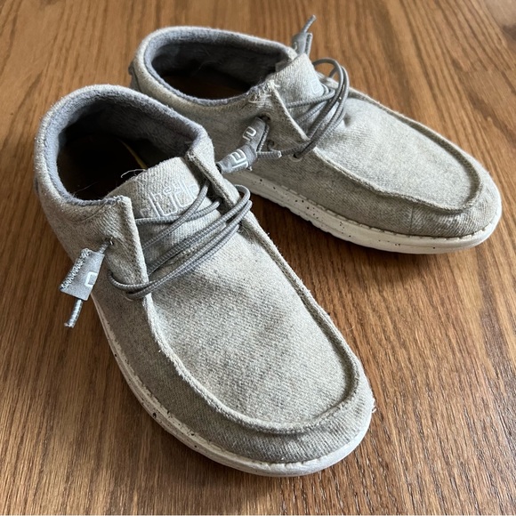 Hey Dude Cindy Light Gray Sz 6 - Picture 1 of 9